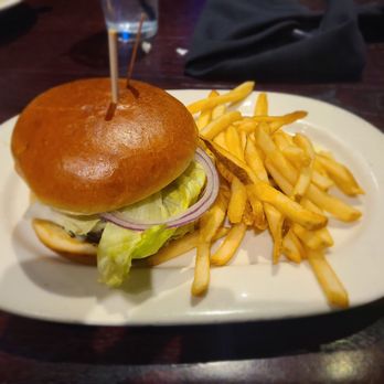 Houlihan's - Cheeseburger with fries - Bars Near Me - Paramus, New Jersey