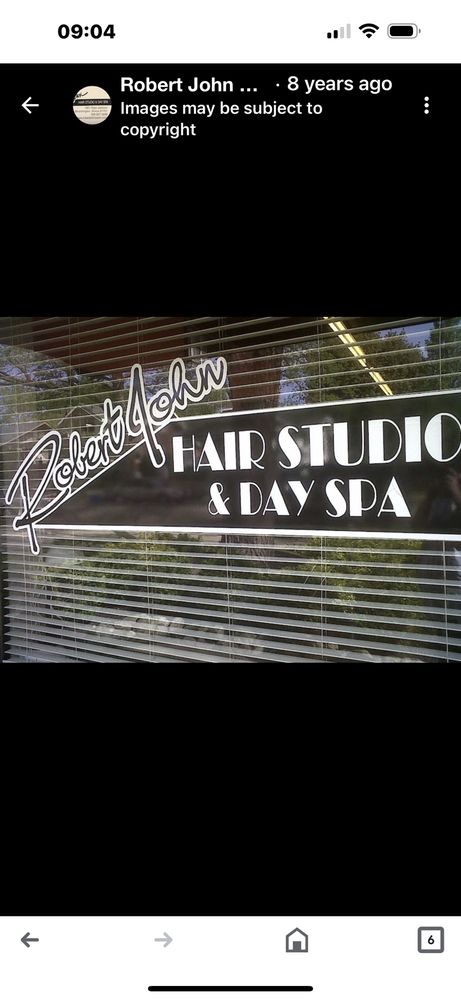 Robert John Hair Studio & Day Spa Logo
