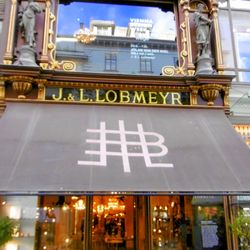 Lobmeyr J & L GesmbH - The famous Lobmeyrs crystal lighting store