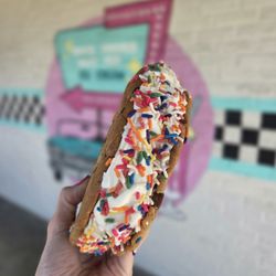Sugar Shack By The Tracks - Knucklesandwich