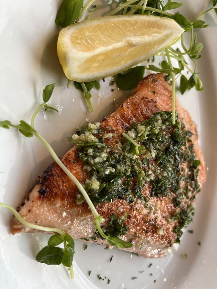 ROYAL MEATS BAR/BEQUE Updated October 2024 155 Photos & 130 Reviews 710 Kipling Avenue