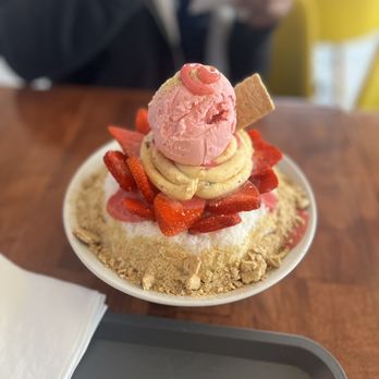 Sweet Mong - This is the strawberry cheesecake bingsoo - Coffee & Tea Near Me - Las Vegas, Nevada