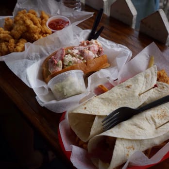 DJ's Clam Shack - Seafood Near Me - Key West, Florida