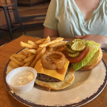 Wee Pub Beach - Irish Pub Near Me - Jekyll Island, Georgia