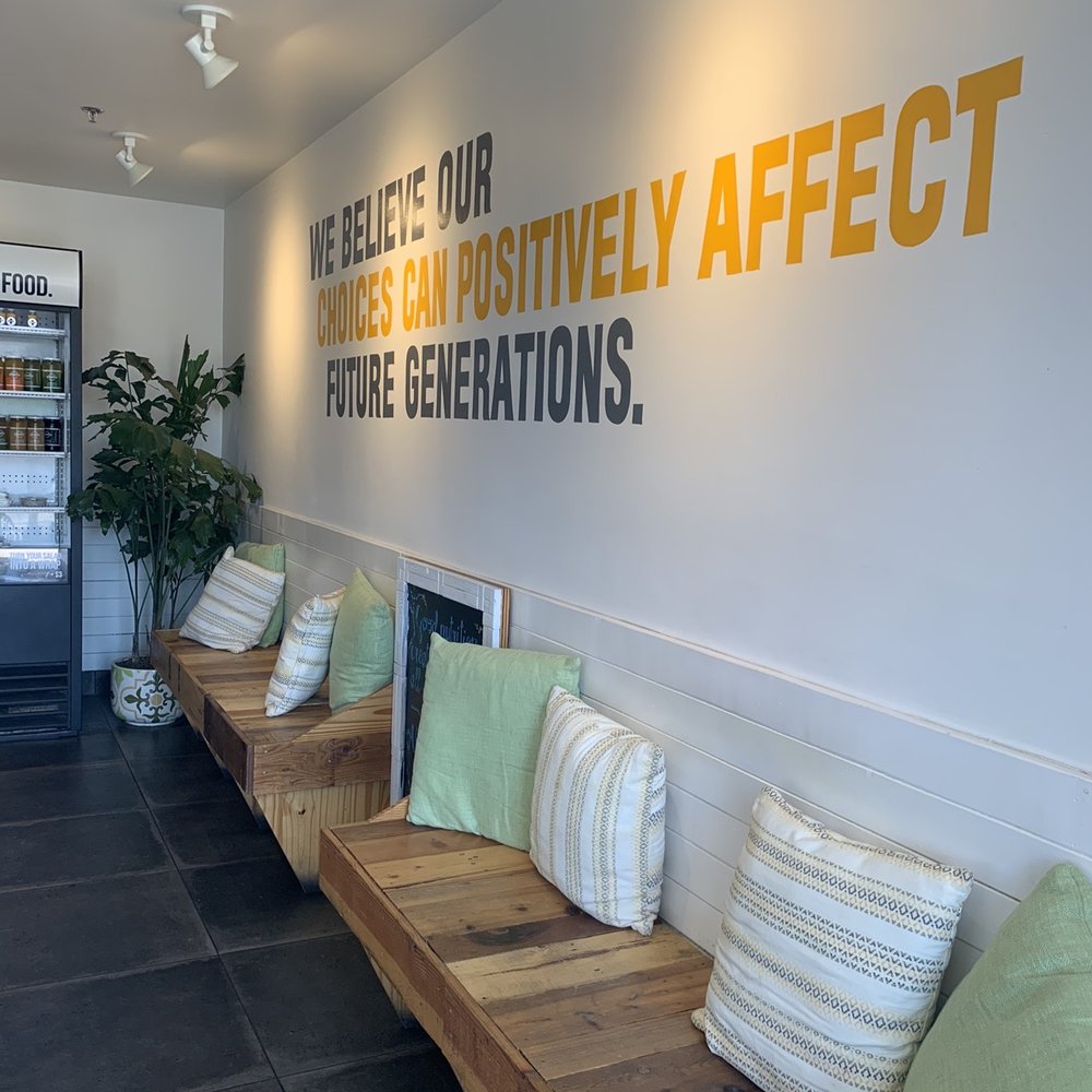 Choice juicery - Comfortable inside seating / waiting area - Vegan Near Me - Solana Beach, California Choice juicery - Comfortable inside seating / waiting area - Vegan Near Me - Solana Beach, California