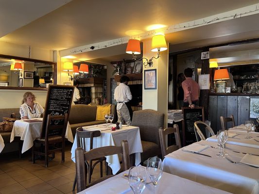 Le Petit Châtelet by null