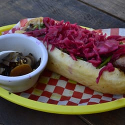 Monch - Inn - Salchicha tipo alemana con col agria, un placer único en Gdl