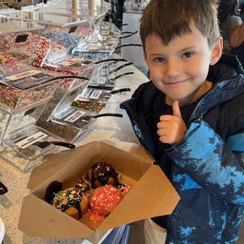 Hash Kitchen - Build your own donuts - Breakfast & Brunch Near Me - Draper, Utah