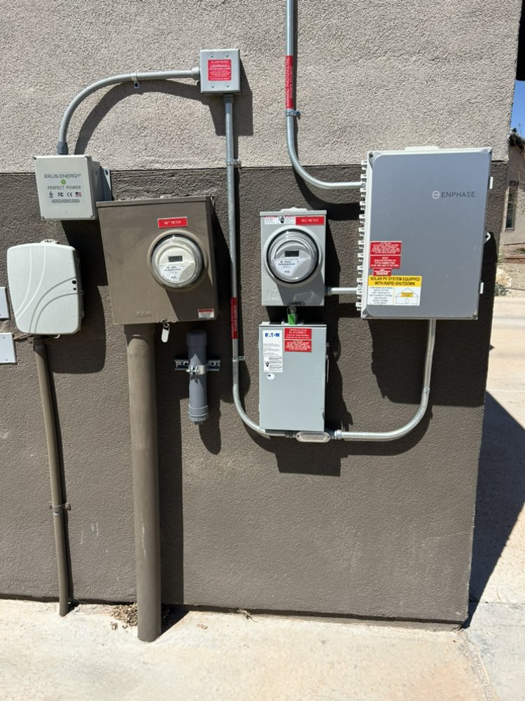 Slide of Dos Lobos Electric