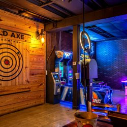 Wild Axe Throwing - Photo wall with photo booth