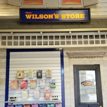 Mister Car Wash - The lobby is a Cacker Barrel type gift shop with candy, soap, hand lotion, cards, etc. - Car Wash Near Me - York, Arizona Mister Car Wash - The lobby is a Cacker Barrel type gift shop with candy, soap, hand lotion, cards, etc. - Car Wash Near Me - York, Arizona