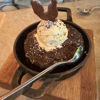 Yardbird - Chocolate Skillet Brownie - Southern Near Me - Dallas, Texas