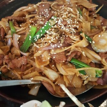 Jade Restaurant - Beef flat noodle - Asian Fusion Near Me - Austin, Texas
