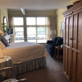 Steamboat Inn - Bed & Breakfast Near Me - Mystic, Connecticut