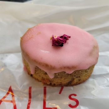 GAIL's Bakery Soho - Pistachio, Lemon + Rose Cake - Bakeries Near Me - London, XGL