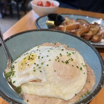 Dime Store - Biscuits & gravy - Breakfast & Brunch Near Me - Detroit, Michigan Dime Store - Biscuits & gravy - Breakfast & Brunch Near Me - Detroit, Michigan