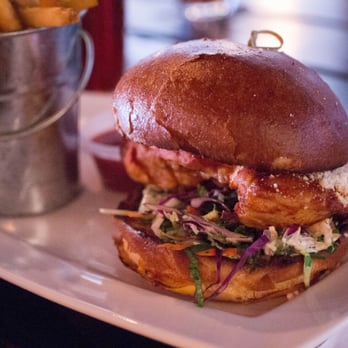 Common Theory - Spicy Chicken Sandwich - Gastropubs Near Me - San Diego, California
