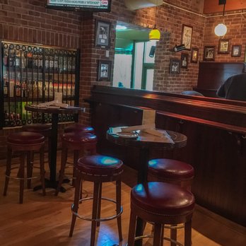 Mike's American - mike's bar sitting area - American Near Me - Springfield, Virginia