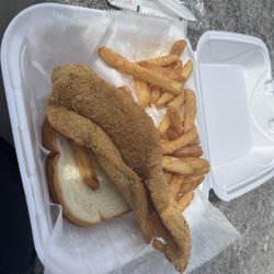Gals Fresh Fish & More - Fried fish, fries and bread
