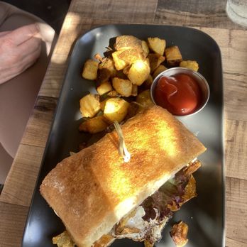 The Salted Goat - Gastropubs Near Me - DeBary, Florida