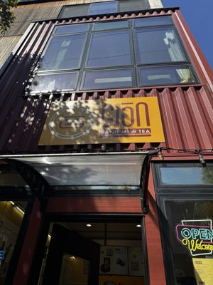 Gion Banh Mi & Tea by null