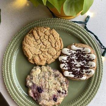 Lighthouse Local - three cookies on a green plate - Bakeries Near Me - Bedford, New Hampshire