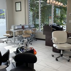 Family Nails 7 Spa - Drying station