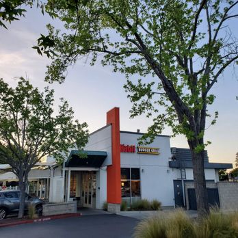 Habit Burger & Grill - Outside - Burgers Near Me - Sunnyvale, California Habit Burger & Grill - Outside - Burgers Near Me - Sunnyvale, California