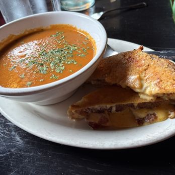 Edendale - Grilled Cheese with Tomato Soup - New American Near Me - Los Angeles, California