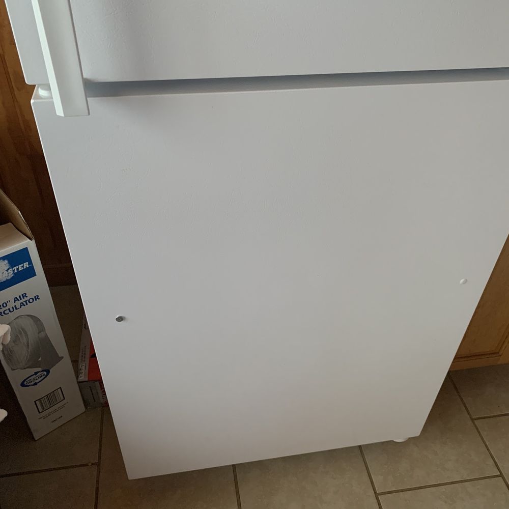Yogi Bear's Jellystone Park - Handles missing off stinky fridge and the box for the fan we had to buy from a local store so we could be comfortable. - Campgrounds Near Me - Eufaula, Oklahoma Yogi Bear's Jellystone Park - Handles missing off stinky fridge and the box for the fan we had to buy from a local store so we could be comfortable. - Campgrounds Near Me - Eufaula, Oklahoma