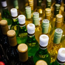 Raeder's Wines and Liquors
