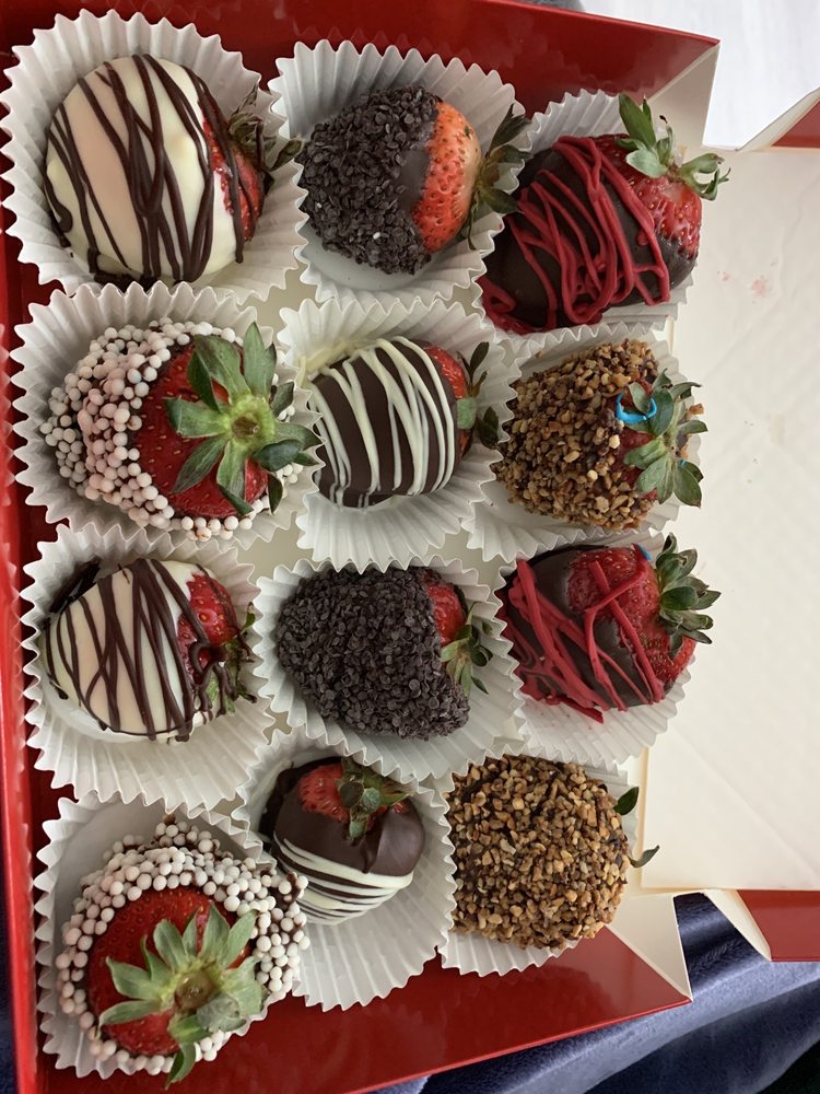 EDIBLE ARRANGEMENTS Updated September 2024 18 Reviews 9307D