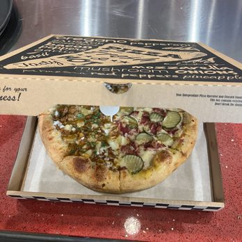 El Rincon Pizzeria & Wings - Pastrami and pastor - Pizza Near Me - Rialto, California El Rincon Pizzeria & Wings - Pastrami and pastor - Pizza Near Me - Rialto, California