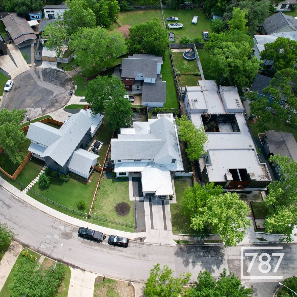 Slide of 787 Construction