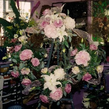ForeverLilacs - Pink and White Wreath - Florists Near Me ForeverLilacs - Pink and White Wreath - Florists Near Me