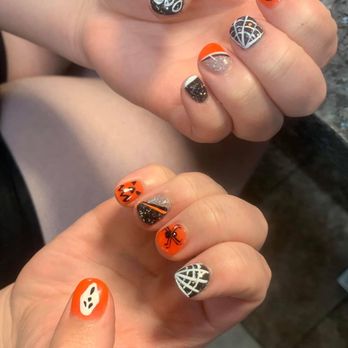 Happy Feet Nail & Spa - Halloween nails with dip powder - Nail Salons Near Me - Selah, Washington Happy Feet Nail & Spa - Halloween nails with dip powder - Nail Salons Near Me - Selah, Washington