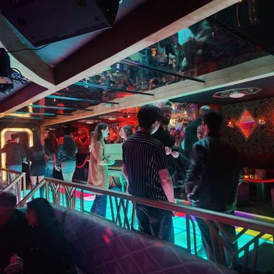 Kiss Kiss Bang Bang by null