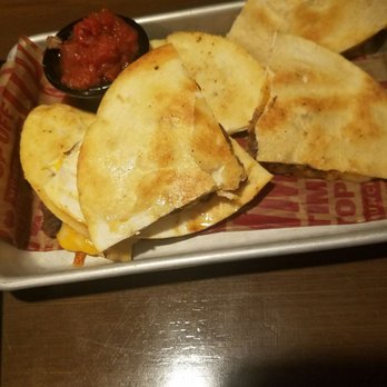 Applebee's Grill + Bar - Steak quesadilla - Sports Bars Near Me - W. Des Moines, Iowa Applebee's Grill + Bar - Steak quesadilla - Sports Bars Near Me - W. Des Moines, Iowa