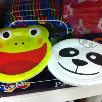 Dollar Tree - Paper Plates - Discount Store Near Me - Torrance, California