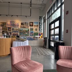 Galaray House - Entrance, seating area.