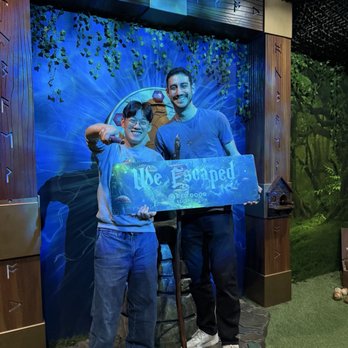 Red Door Escape Room - Escape Games Near Me - Emeryville, California Red Door Escape Room - Escape Games Near Me - Emeryville, California