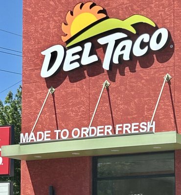 Del Taco by null