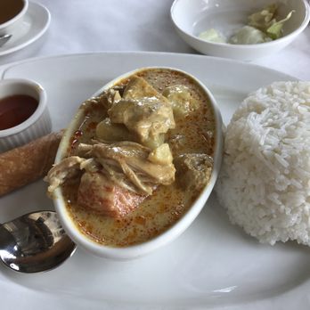 Saladang - yellow curry lunch special - Thai Near Me - Pasadena, California Saladang - yellow curry lunch special - Thai Near Me - Pasadena, California