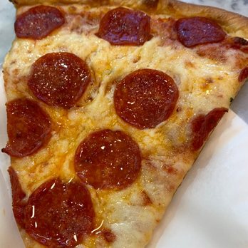 Roma Pizza - A close-up, before I Iet the grease drip off. I really enjoyed this slice! - Pizza Near Me - New York, New York Roma Pizza - A close-up, before I Iet the grease drip off. I really enjoyed this slice! - Pizza Near Me - New York, New York