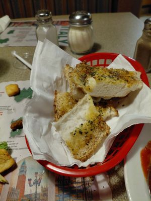 Mona's Italian Restaurant by null