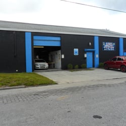 GT Graphics Master Collision & Paint - Working hand in hand with your insurance company to create a stress-free repair for you.