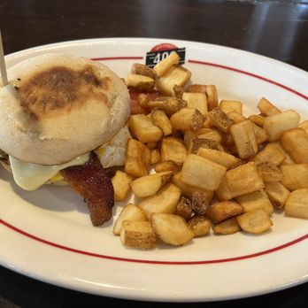 Twin Cities 400 Tavern - Egg sandwich - Bars Near Me - Minneapolis, Minnesota Twin Cities 400 Tavern - Egg sandwich - Bars Near Me - Minneapolis, Minnesota