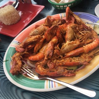 Mariscos Miramar - Mexican Near Me - Villa Park, Illinois