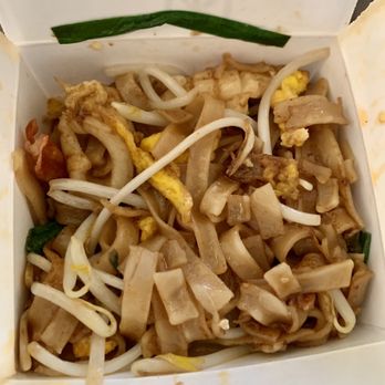 Banana Leaf Restaurant - Chow Kueh Teow was densely packed in the takeout container - Singaporean Near Me - Milpitas, California