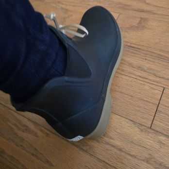 DSW Designer Shoe Warehouse - Bought these very fashionable Chooka: Downtown Rain boots at DSW. - Shoe Stores Near Me - Baton Rouge, Louisiana DSW Designer Shoe Warehouse - Bought these very fashionable Chooka: Downtown Rain boots at DSW. - Shoe Stores Near Me - Baton Rouge, Louisiana